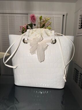 Tosca Blu White Croc-Embossed Drawstring Large Bucket Tote Bag